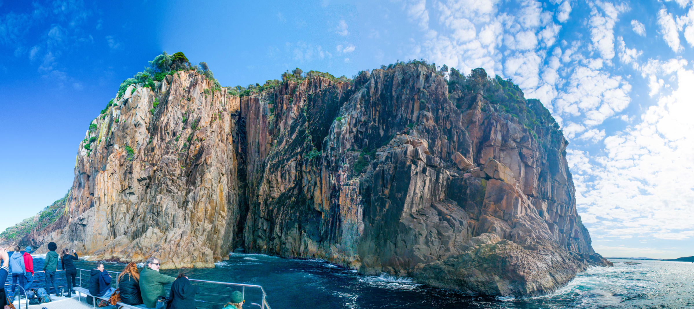 Tomaree Pan-3 Whale Watching Moonshadow TQC Cruises Port Stephens