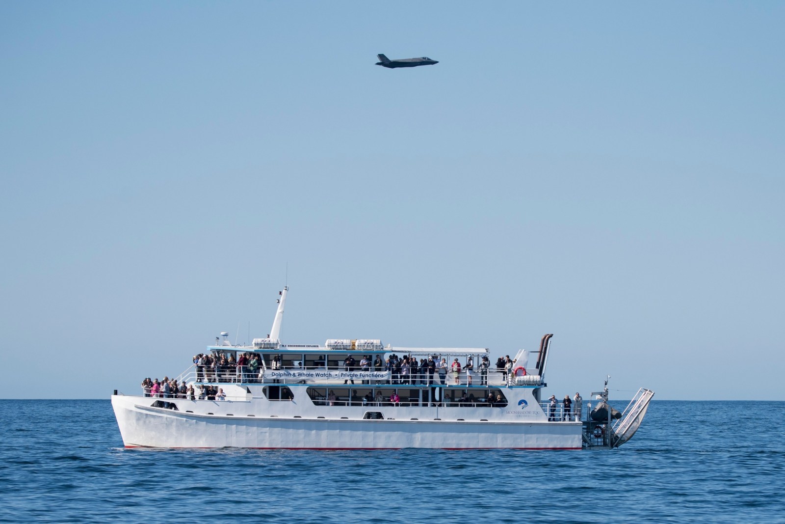 MOONSHADOW TQC CRUISES WHALE WATCHING PORT STEPHENS